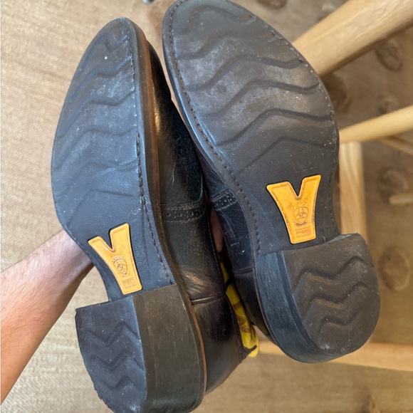 Like New Genuine Leather Ariat Western Boots Men’s size 8.5 in Yellow + Brown - Picture 8 of 11